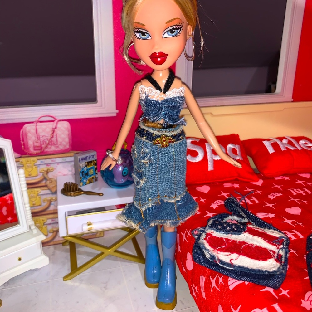 SOLD - Strut It / IndepenDANCE Cloe